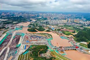 张庆鹏：重回五棵松看到冠军旗帜是一种激励 多向冠军球队学习